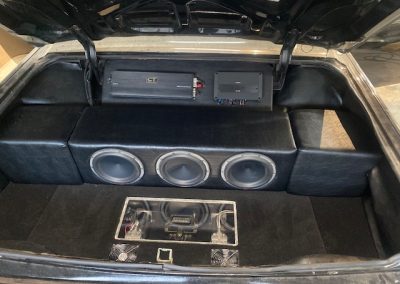 Sound system with subwoofers install in trunk of vehicle